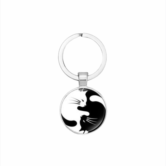 Yin Ying Taiji Cats Key Chain, Black, White - Picture 4 of 4